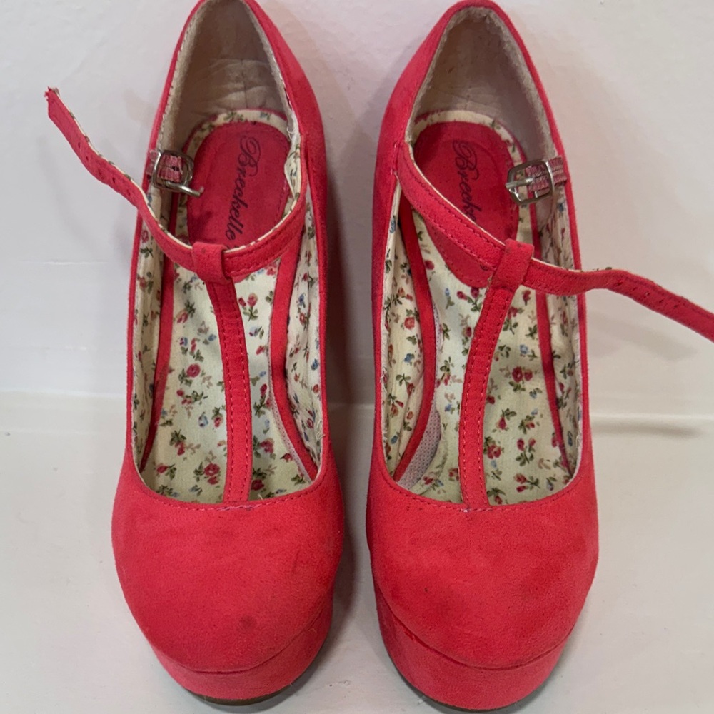 Bordello Women's Vibrant pink T-Strap Heels